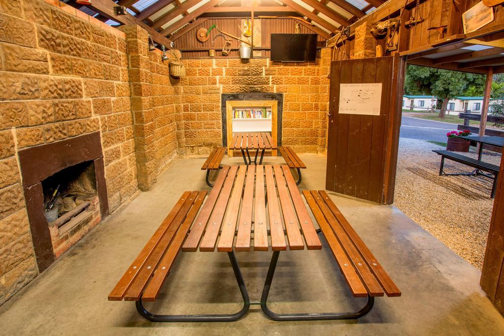 Отель Big4 Castlemaine Gardens Экстерьер фото