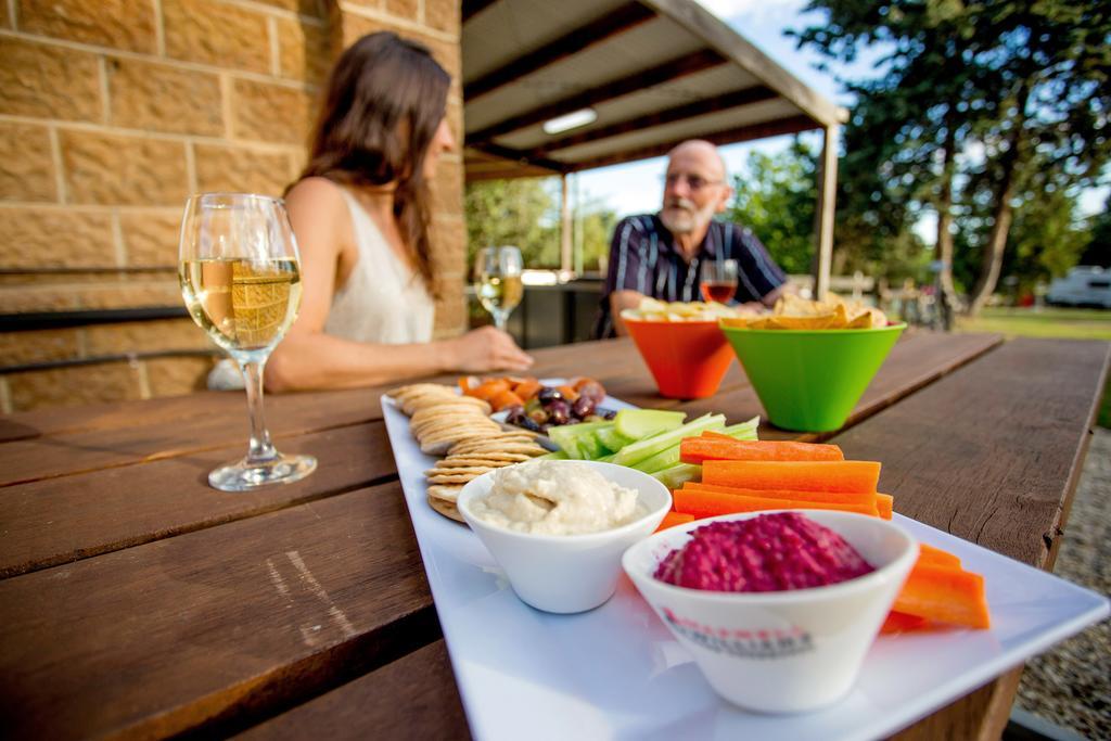Отель Big4 Castlemaine Gardens Экстерьер фото