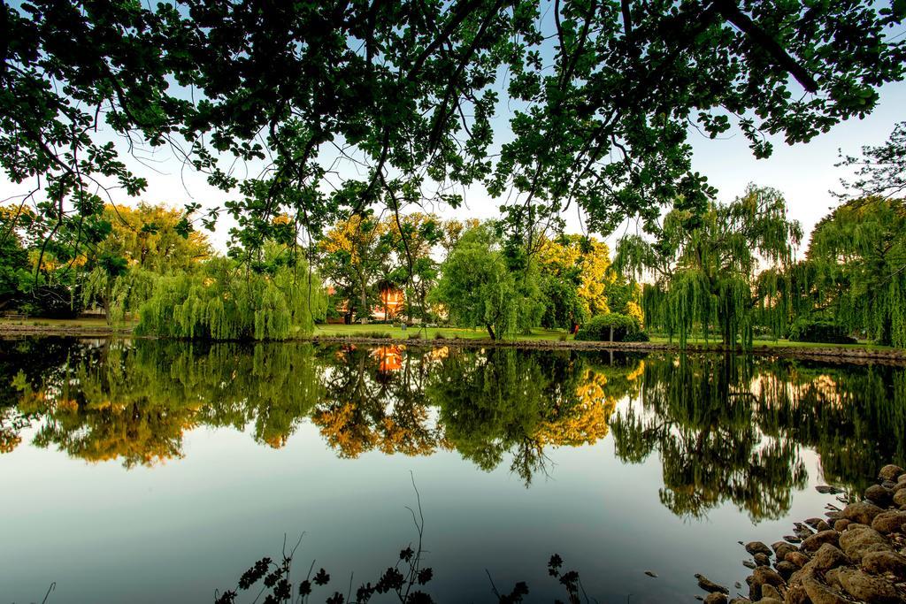 Отель Big4 Castlemaine Gardens Экстерьер фото