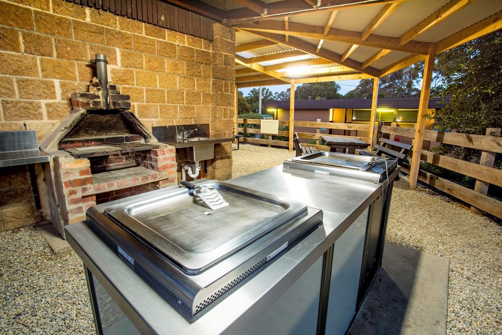 Отель Big4 Castlemaine Gardens Экстерьер фото