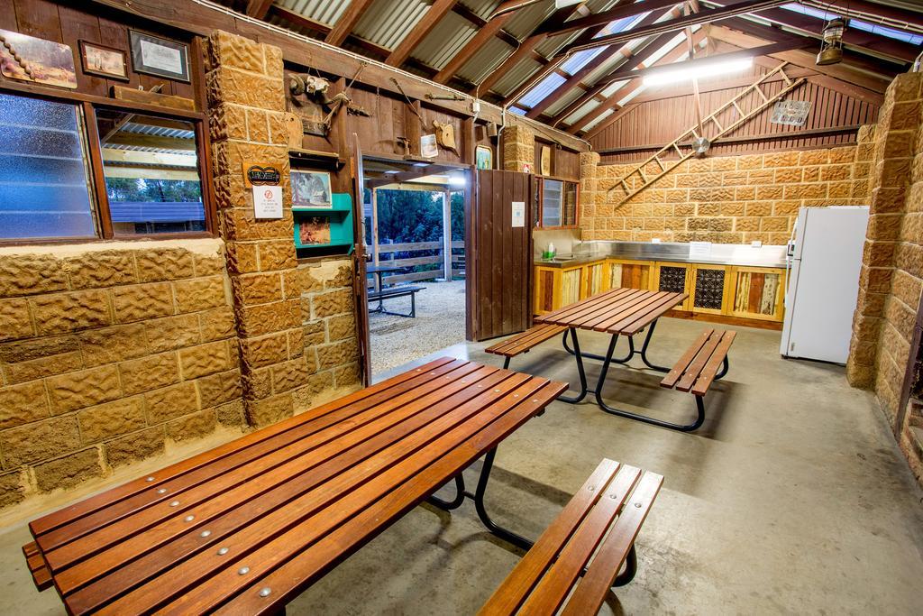 Отель Big4 Castlemaine Gardens Экстерьер фото